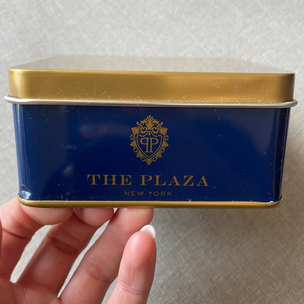 The Plaza tin box - Picture 3 of 10